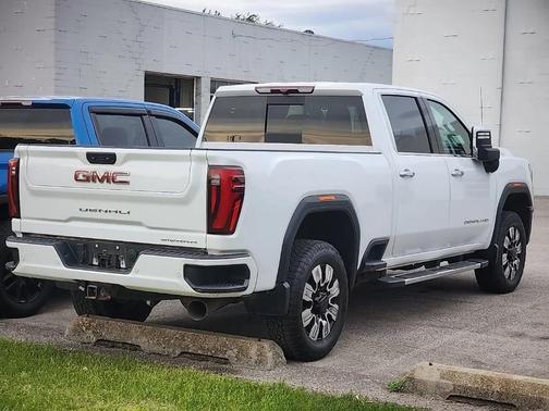 White 2024 GMC Sierra 2500 Denali