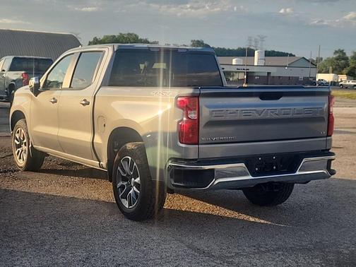 Sterling Gray Metallic 2024 Chevrolet Silverado 1500 LT