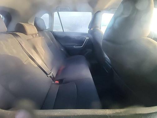 Ice Cap 2025 Toyota RAV4 LE