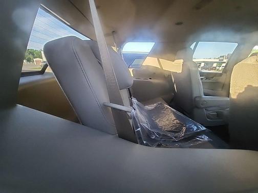 Crystal White Tricoat 2018 Cadillac Escalade Luxury