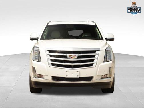 Crystal White Tricoat 2018 Cadillac Escalade Luxury