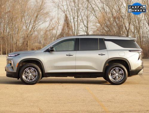 Sterling Gray Metallic 2025 Chevrolet Traverse LT