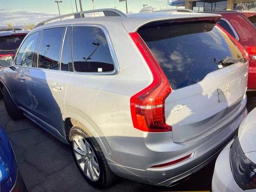 Photo 2 of 10 of 2017 Volvo XC90 T6 Momentum
