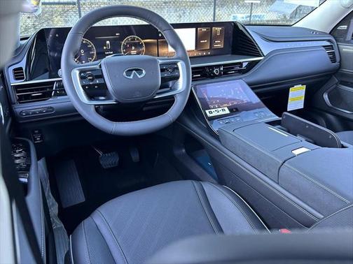 2025 INFINITI QX80 Luxe