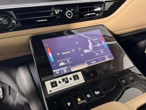 2025 INFINITI QX80 Luxe