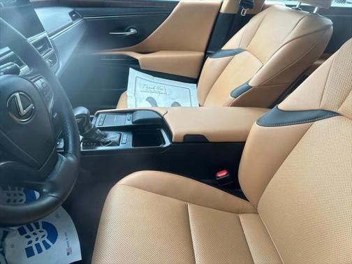 2022 Lexus ES 350 Base