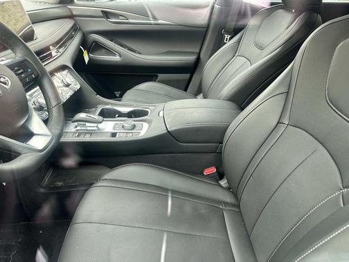 Radiant White 2026 INFINITI QX60 LUXE AWD