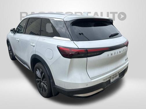 Radiant White 2026 INFINITI QX60 LUXE AWD