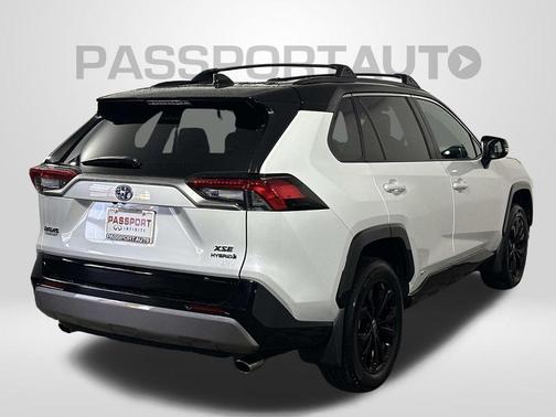 2024 Toyota RAV4 Hybrid SE