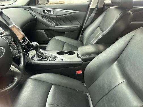 2015 INFINITI Q50 Premium