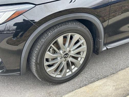 2023 INFINITI QX50 LUXE