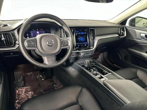 2024 Volvo S60 B5 Core Dark Theme