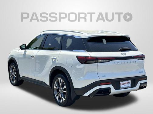 Majestic White 2025 INFINITI QX60 Luxe