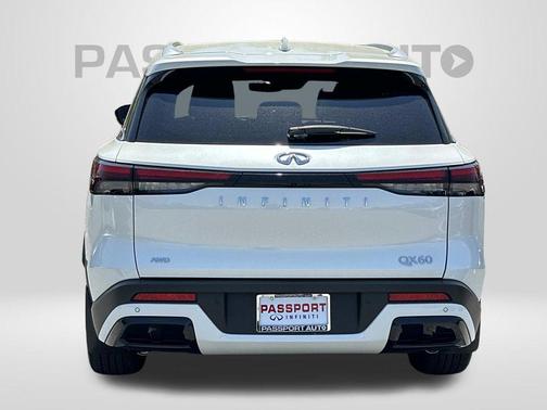 Majestic White 2025 INFINITI QX60 Luxe