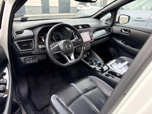 2022 Nissan Leaf SL PLUS 62 kWh