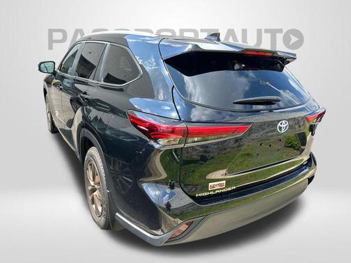 2023 Toyota Highlander Hybrid XLE