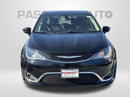 2020 Chrysler Pacifica Touring