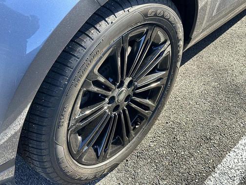 2025 Land Rover Range Rover Evoque Core S