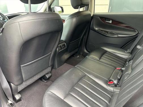 2016 INFINITI QX50 Base