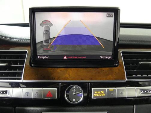Photo 5 of 25 of 2012 Audi A8 L 4.2 quattro