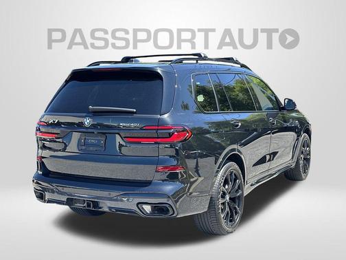 Black Sapphire Metallic 2024 BMW X7 xDrive40i