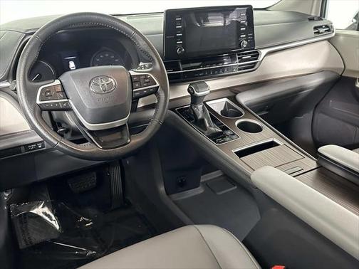 2021 Toyota Sienna XLE 7 Passenger