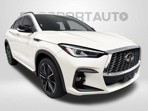 Majestic White 2023 INFINITI QX55 LUXE