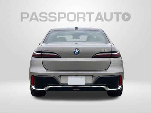 Oxide Grey Metallic 2023 BMW 740 i