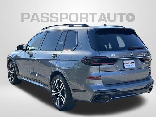 Gray Metallic 2023 BMW X7 M60i