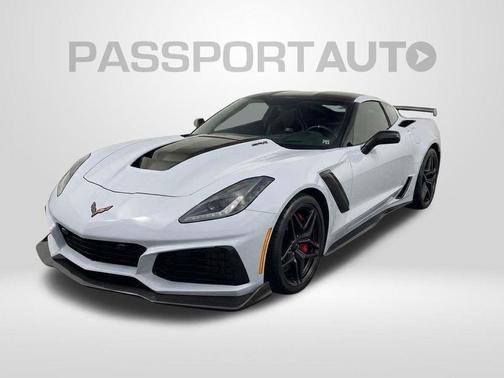 Ceramic Matrix Gray Metallic 2019 Chevrolet Corvette ZR1