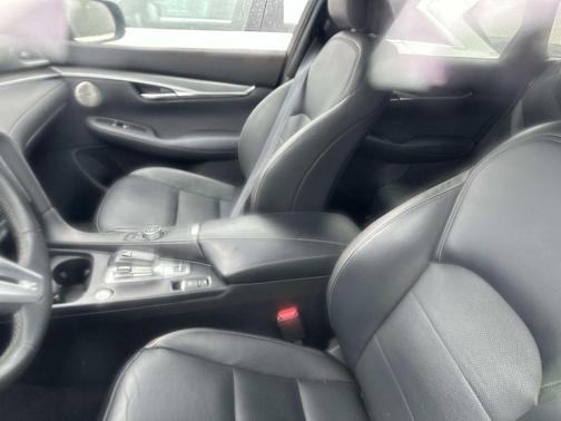 2024 INFINITI QX50 LUXE