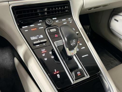 2019 Porsche Panamera 4 Executive