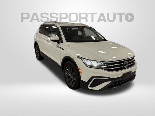 Pure White 2022 Volkswagen Tiguan 2.0T SE