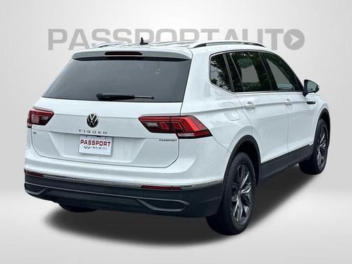 Pure White 2022 Volkswagen Tiguan 2.0T SE