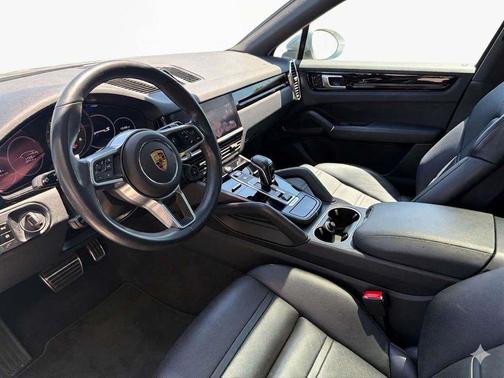 Chalk 2020 Porsche Cayenne S