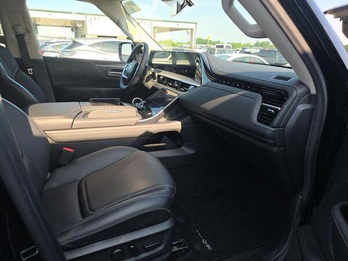 Black Obsidian 2025 INFINITI QX80 PURE