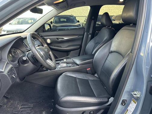 2023 INFINITI QX50 LUXE AWD