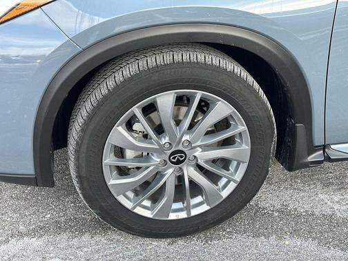 2023 INFINITI QX50 LUXE AWD