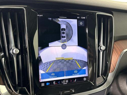 2024 Volvo S60 B5 Plus Dark Theme