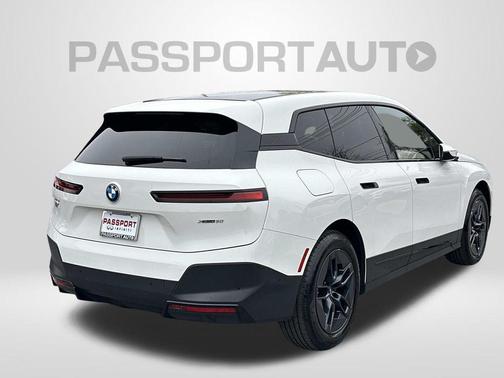 Alpine White 2023 BMW iX xDrive50