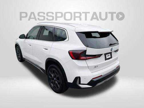 Mineral White Metallic 2024 BMW X1 xDrive28i