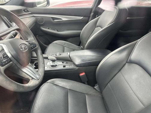 2023 INFINITI QX55 LUXE