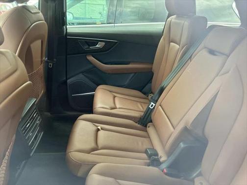 2021 Audi Q7 45 Premium Plus