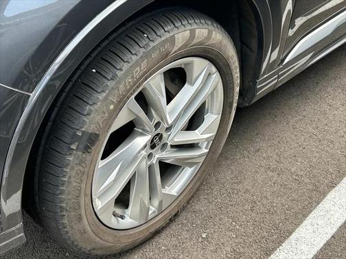 2021 Audi Q7 45 Premium Plus
