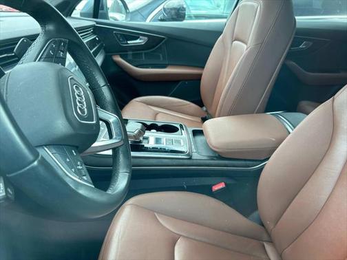 2021 Audi Q7 45 Premium Plus