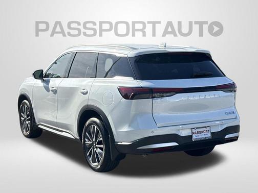 Radiant White 2026 INFINITI QX60 LUXE AWD