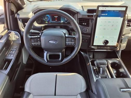 2025 Ford F-150 Lightning Platinum