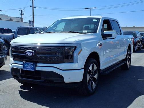 2025 Ford F-150 Lightning Platinum