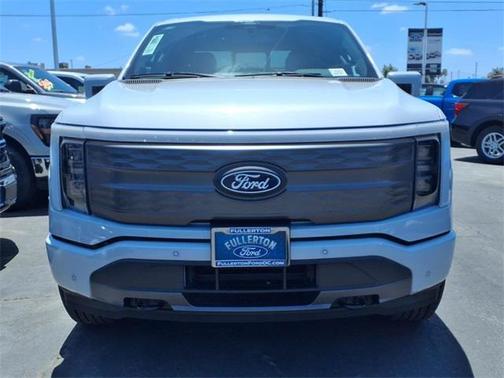 2025 Ford F-150 Lightning LARIAT