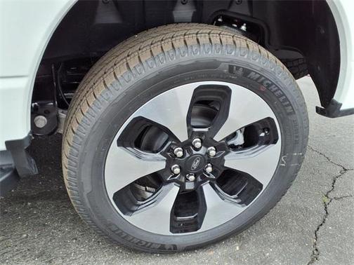 2025 Ford F-150 Lightning Platinum